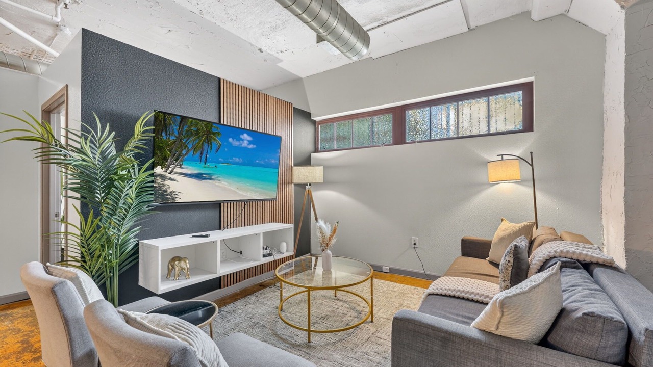 Photo of Livingroom in River Market