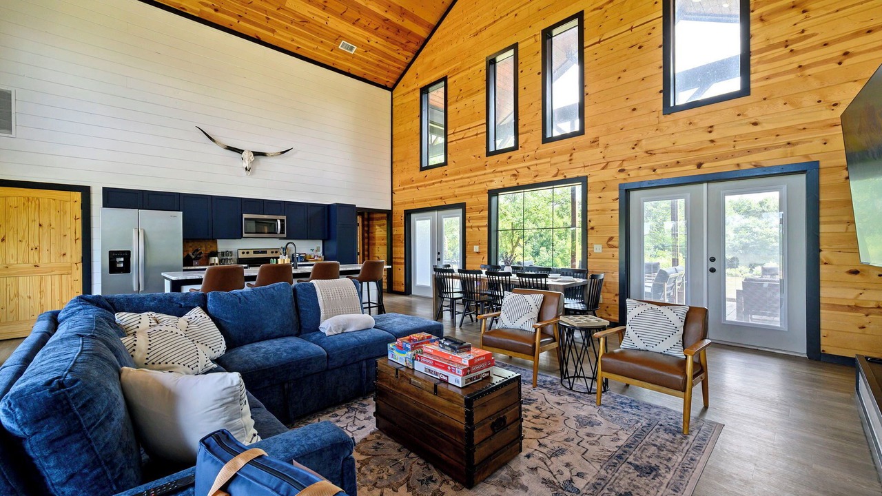 Photo of Livingroom in Broken Bow