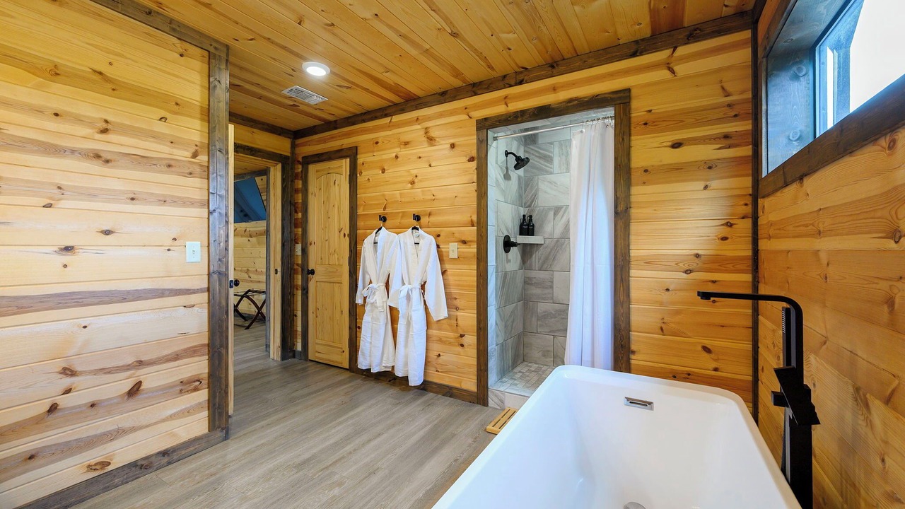 Photo of Bathroom in Broken Bow