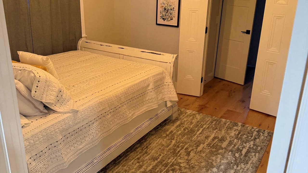 Photo of Bedroom in Sand Springs