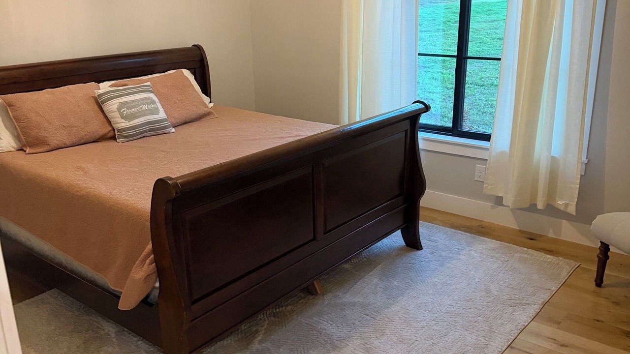 Photo of Bedroom in Sand Springs