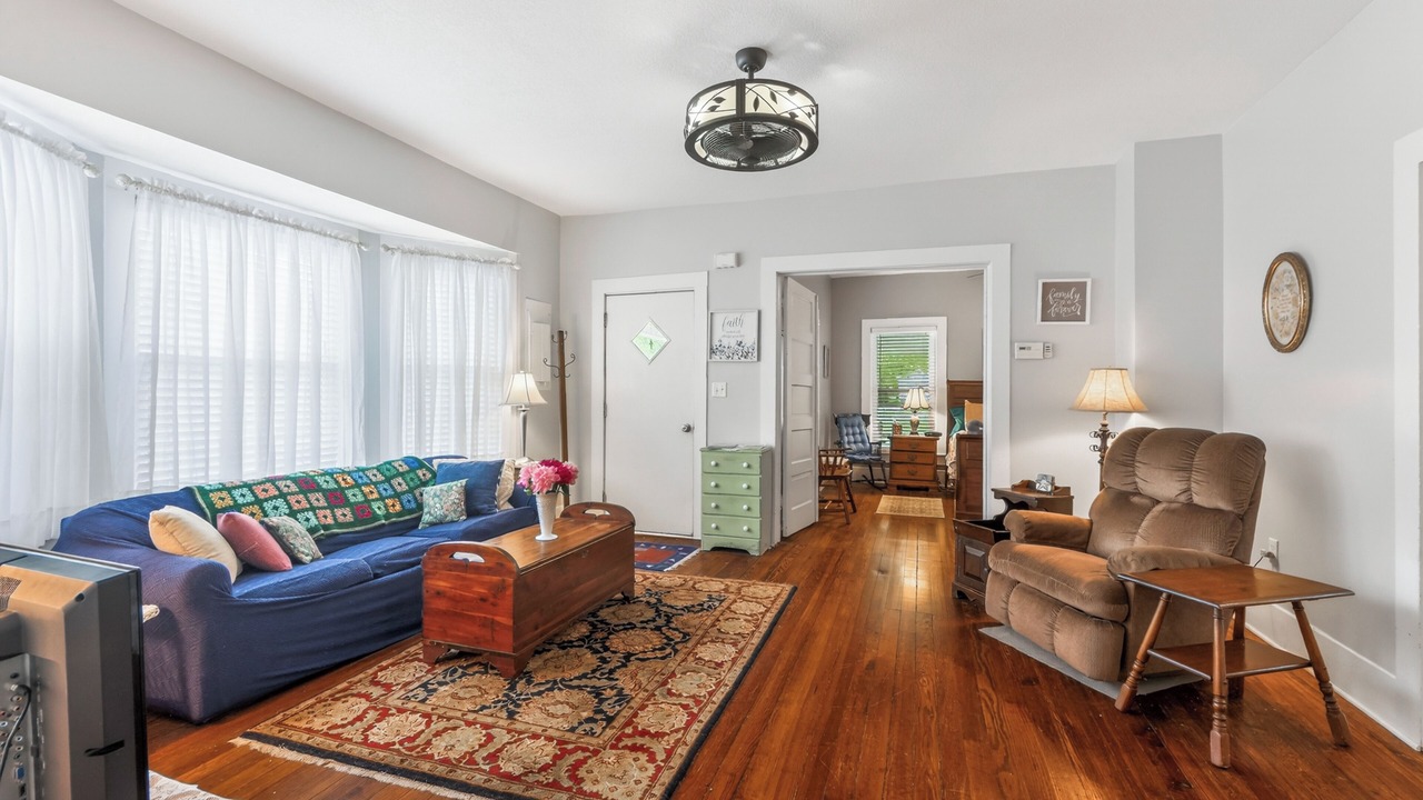 Photo of Livingroom in Bonner Springs