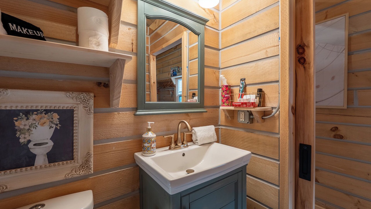 Photo of Bathroom in Akin