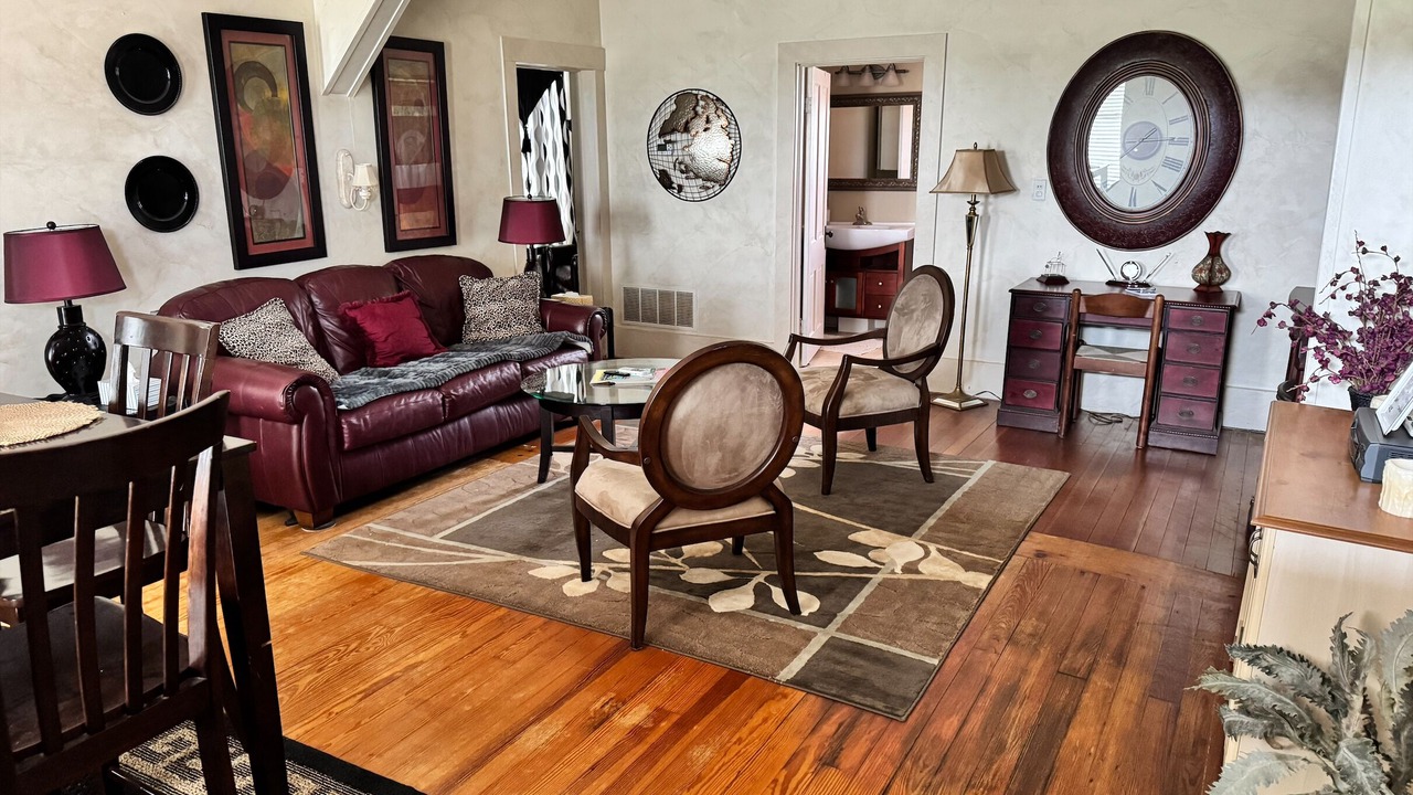 Photo of Livingroom in Lake City