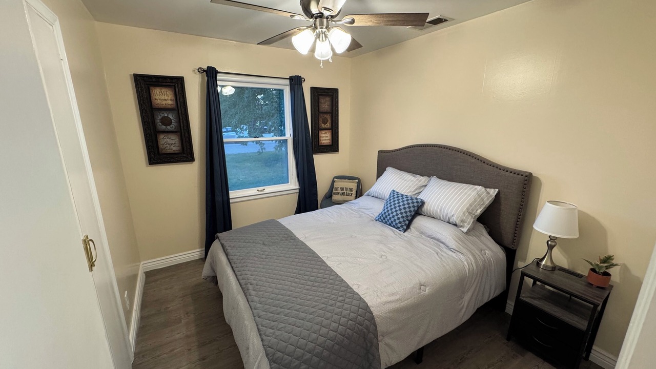 Photo of Bedroom in Hutchinson