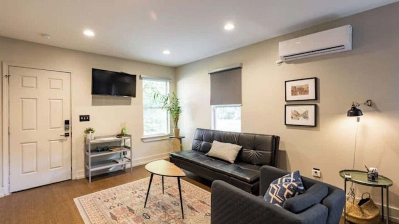 Photo of Livingroom in East Memphis