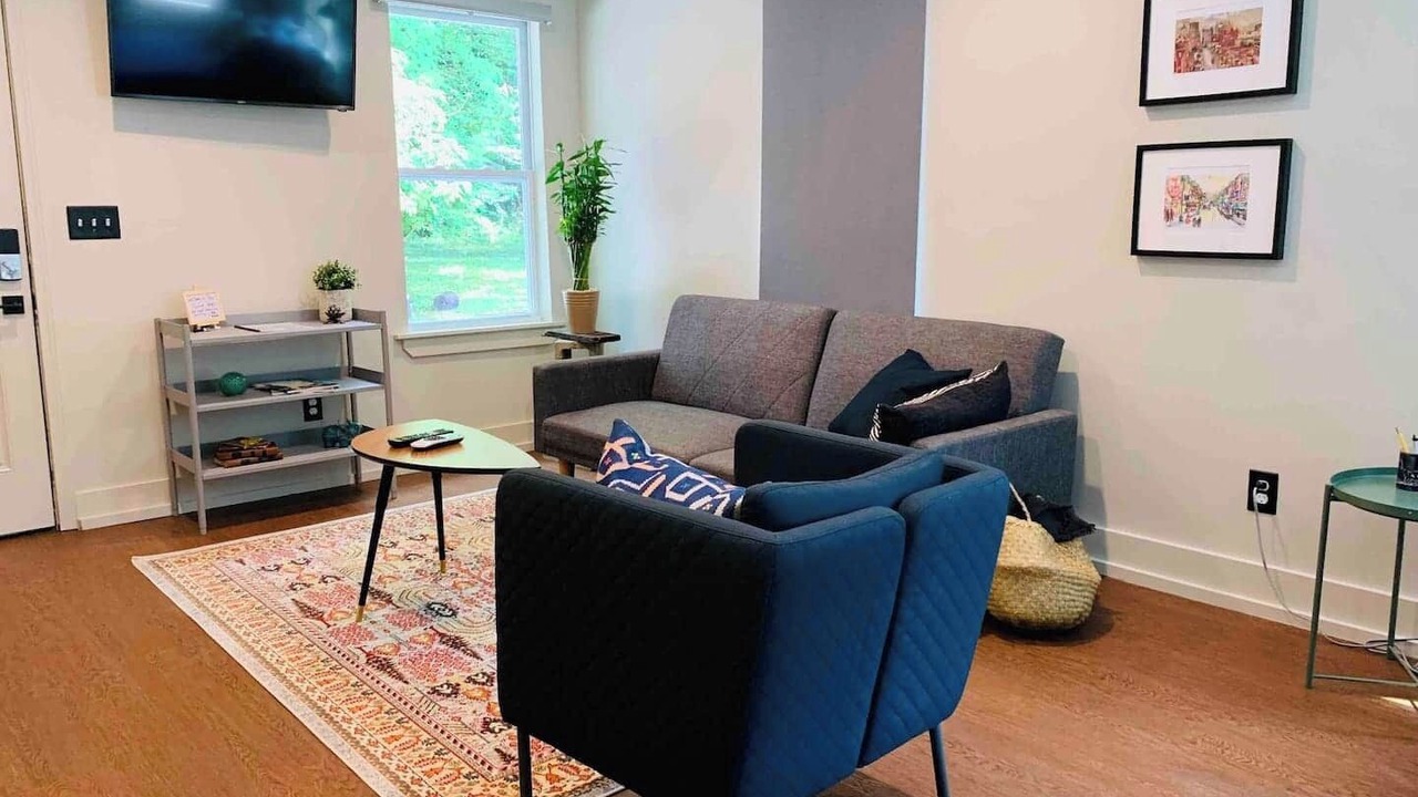 Photo of Livingroom in East Memphis