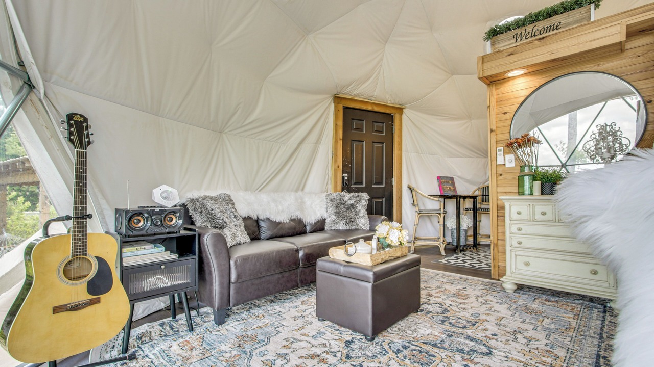 Photo of Livingroom in Rogersville