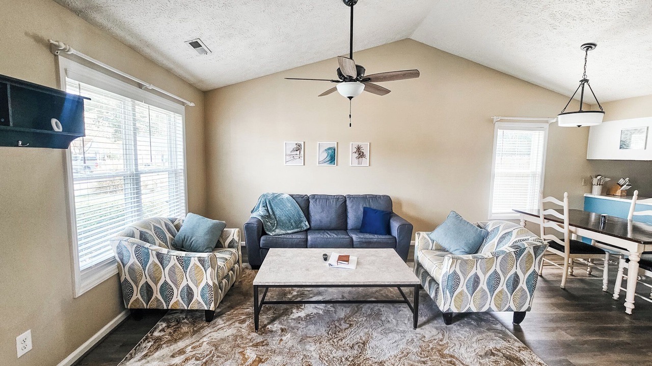 Photo of Livingroom in Murraysville
