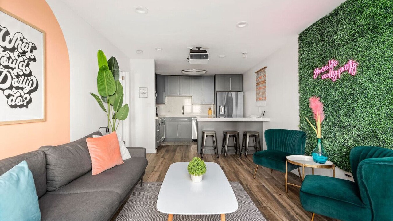 Photo of Livingroom in Music Row