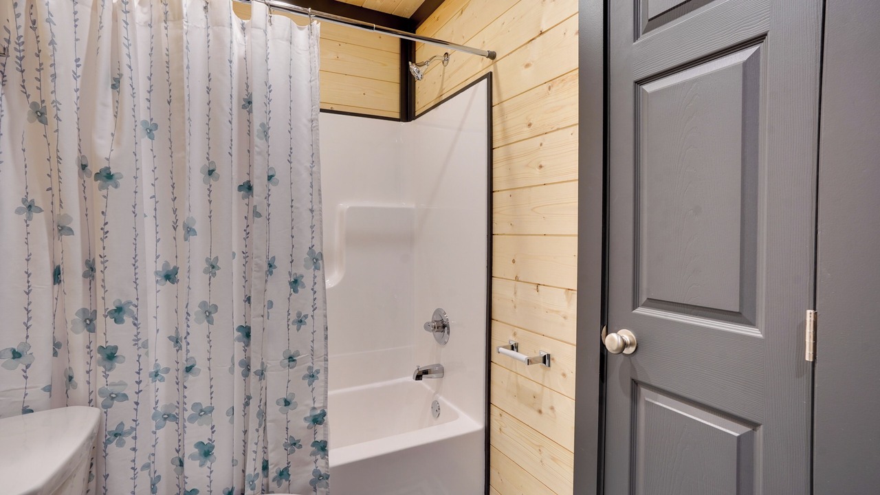 Photo of Bathroom in Murray