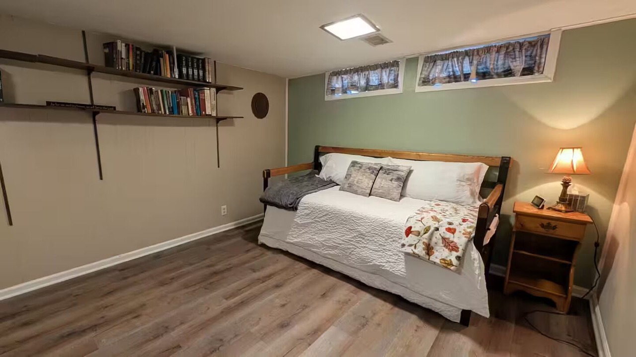 Photo of Bedroom in Raytown