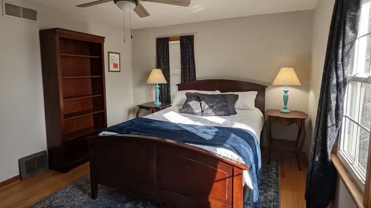 Photo of Bedroom in Raytown