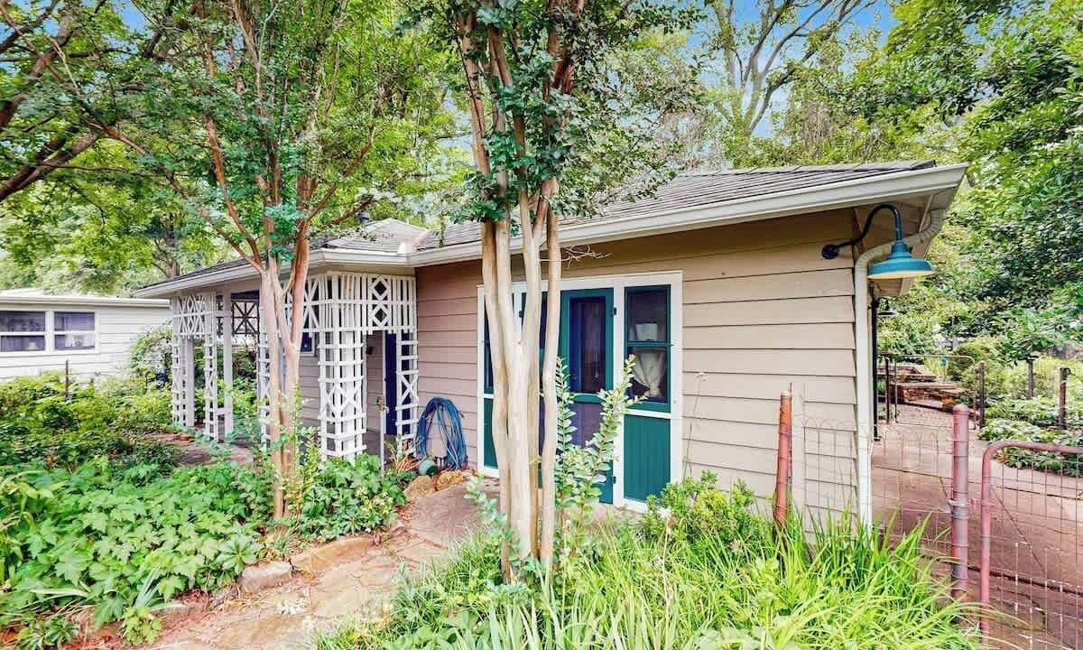 Photo of Outdoor in Green Hills