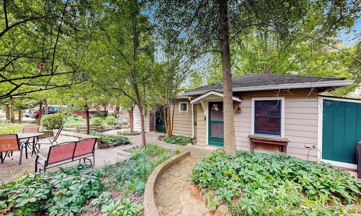 Photo of Outdoor in Green Hills