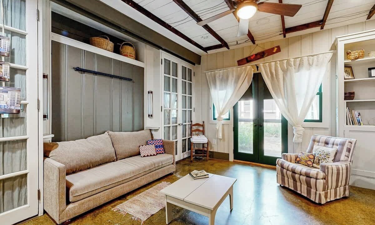 Photo of Livingroom in Green Hills