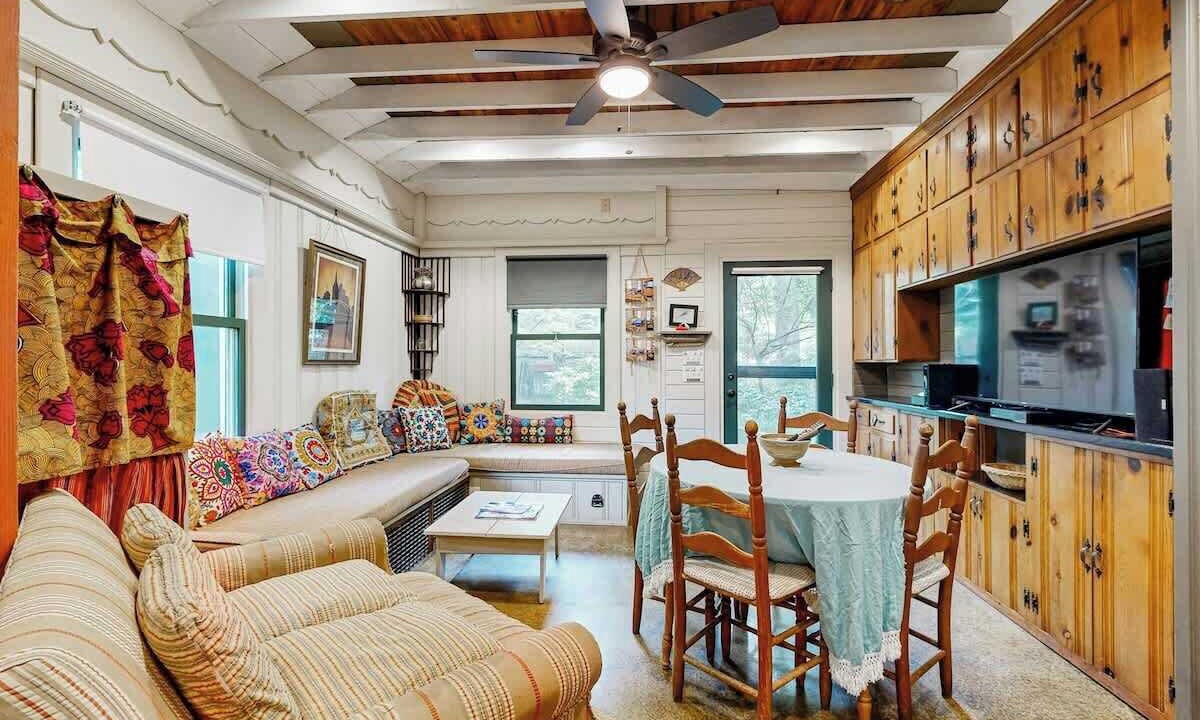 Photo of Livingroom in Green Hills
