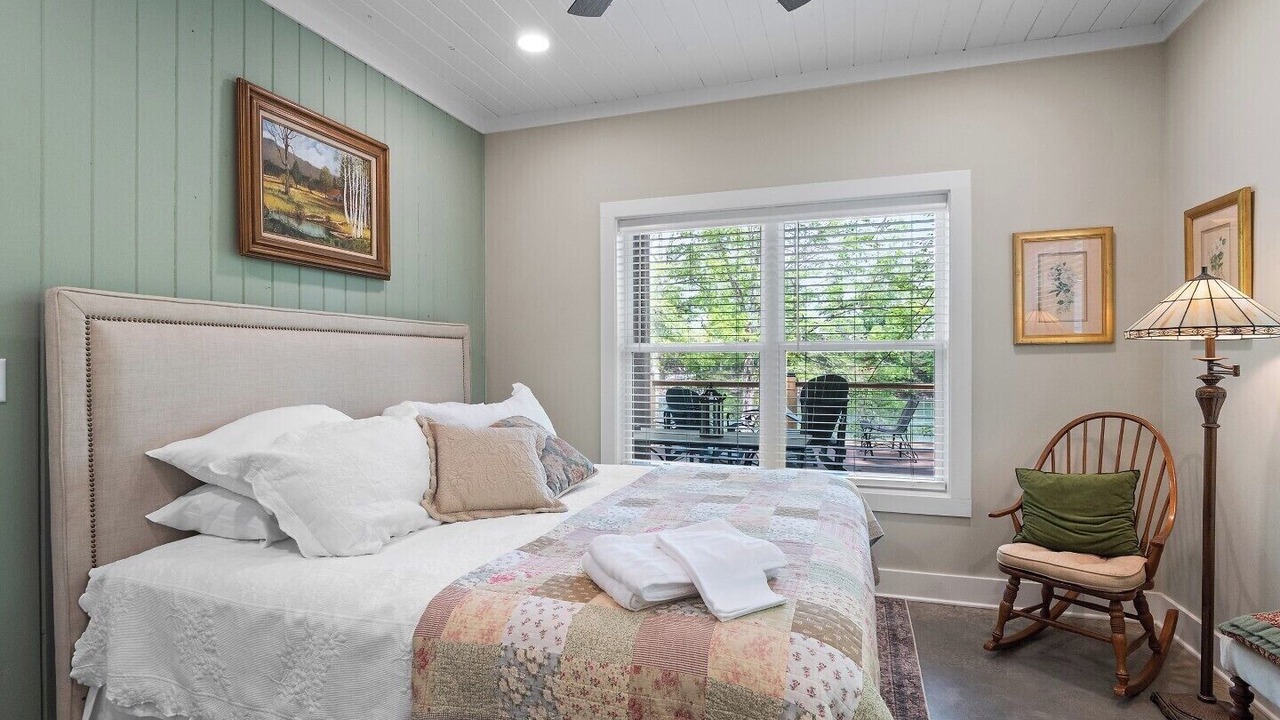 Photo of Bedroom in Double Springs
