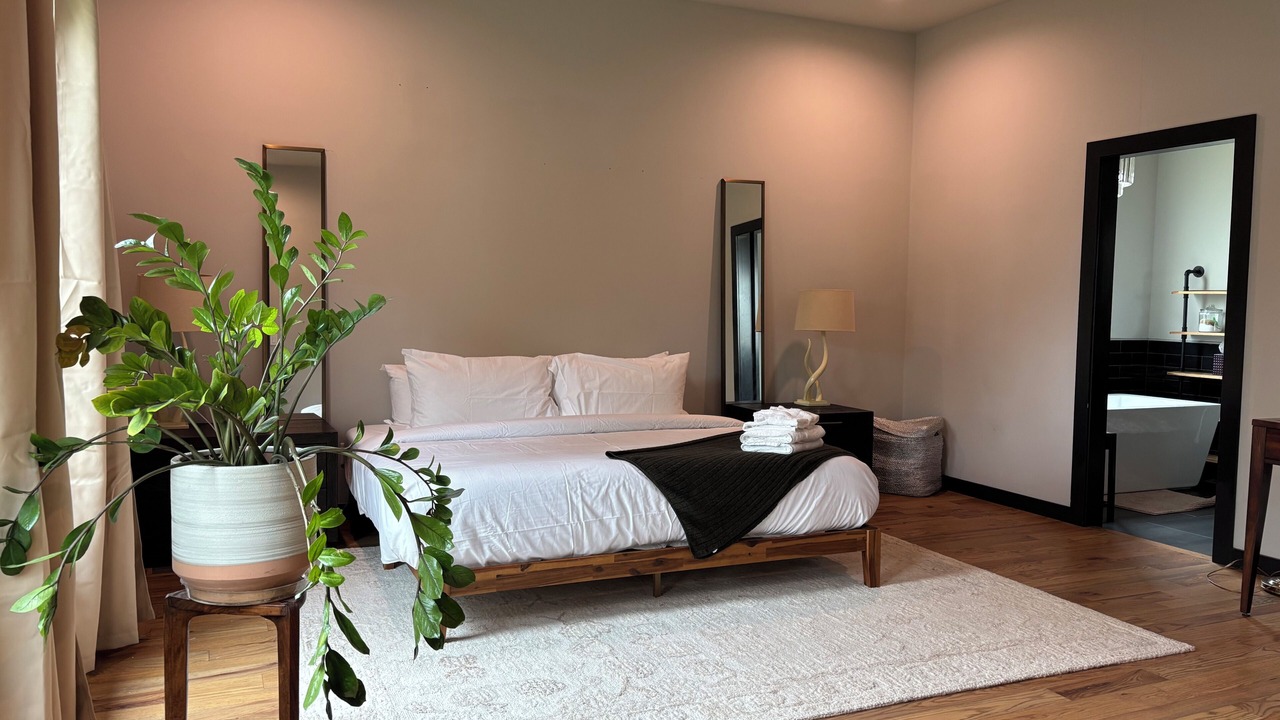Photo of Bedroom in Broken Arrow