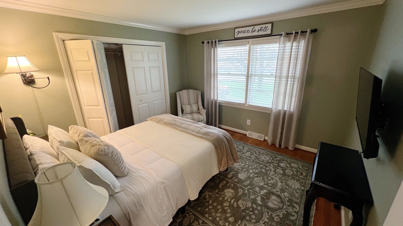 Photo of Bedroom in Shelbyville