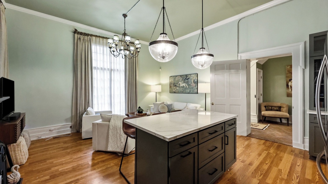 Photo of Livingroom in Downtown