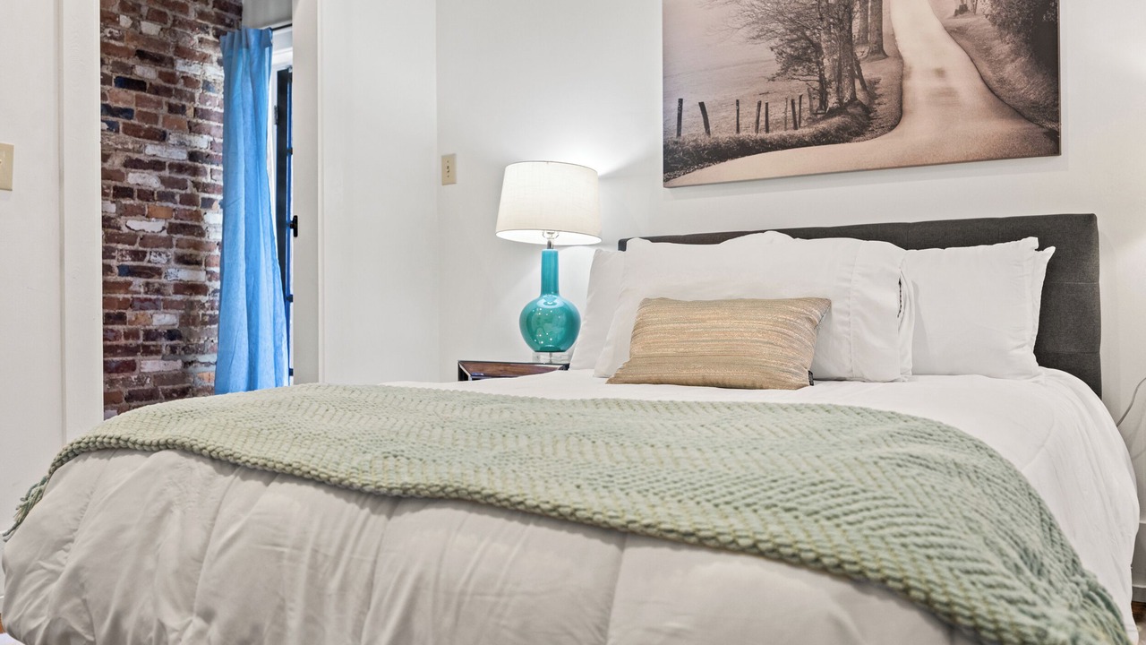Photo of Bedroom in Downtown