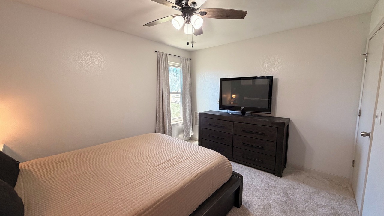 Photo of Bedroom in Oak Grove