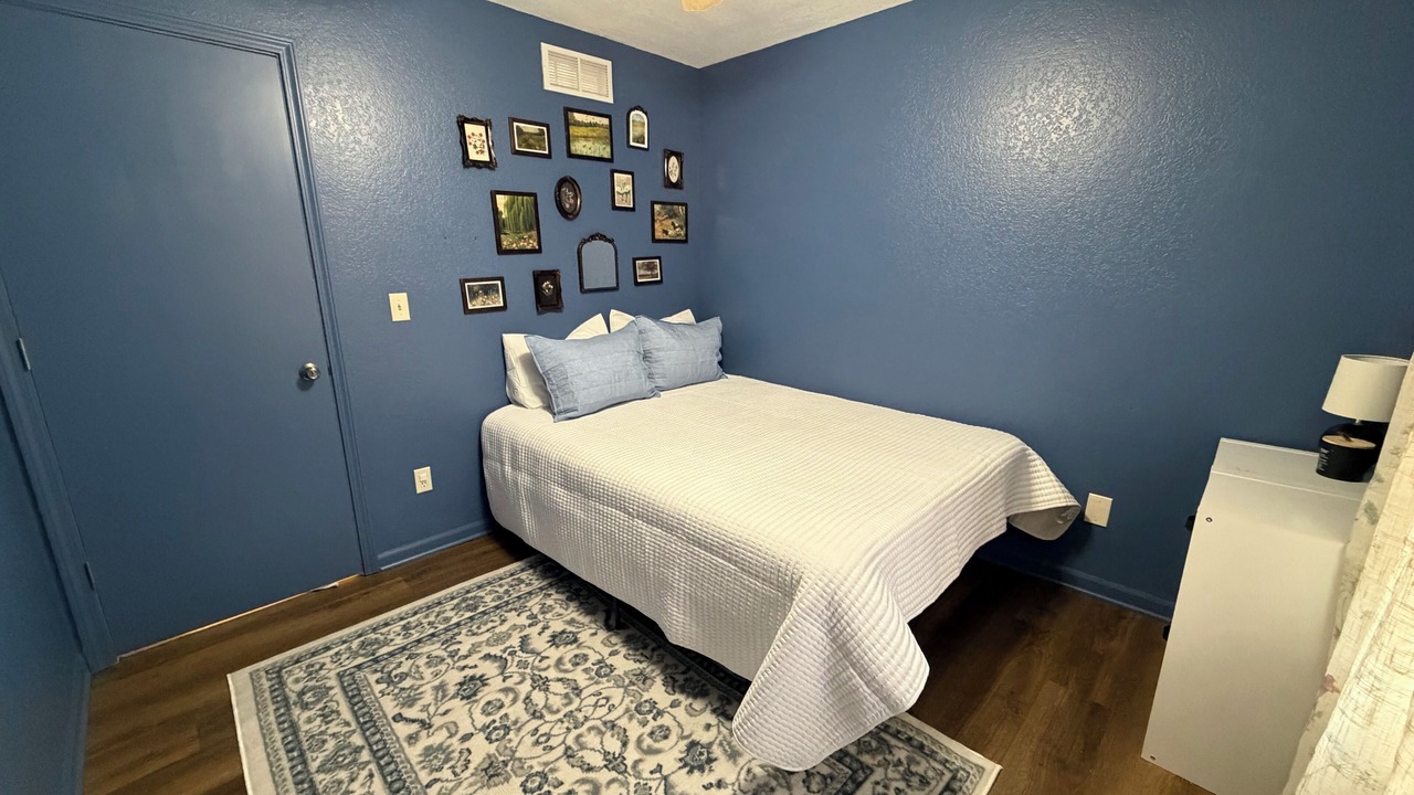 Photo of Bedroom in Oak Grove