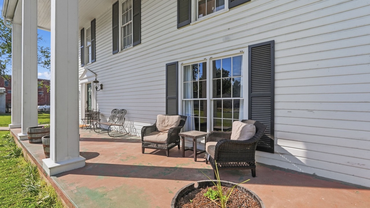 Photo of Patio Balcony in Leslie