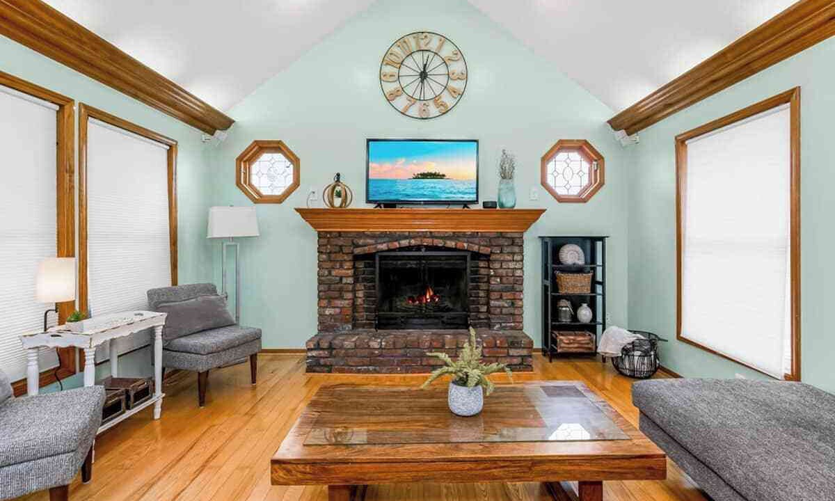 Photo of Livingroom in Raytown