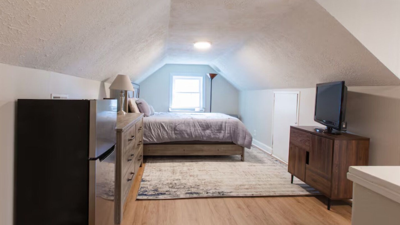 Photo of Bedroom in Iroquois