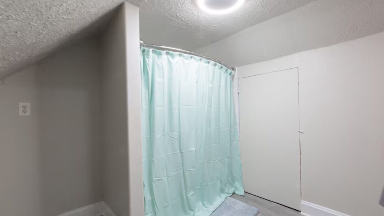 Photo of Bathroom in Iroquois