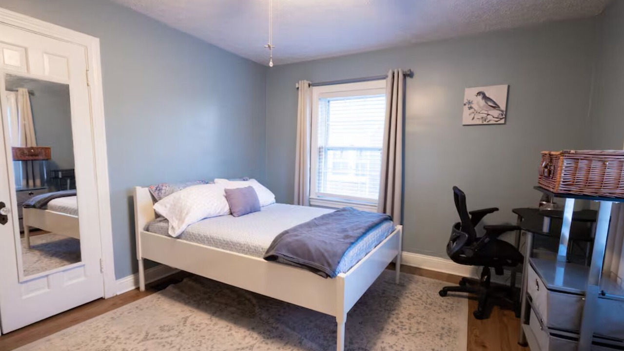 Photo of Bedroom in Iroquois
