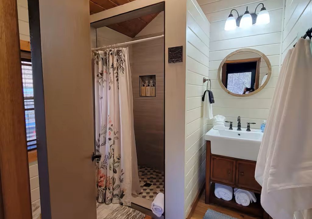 Photo of Bathroom in Seymour