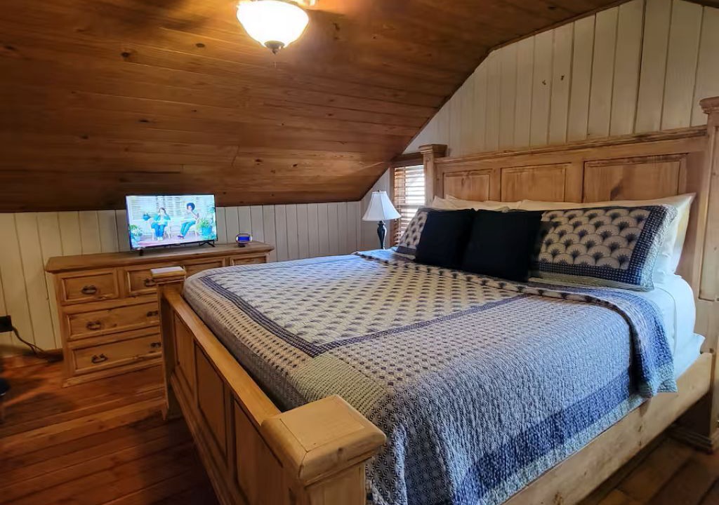 Photo of Bedroom in Seymour