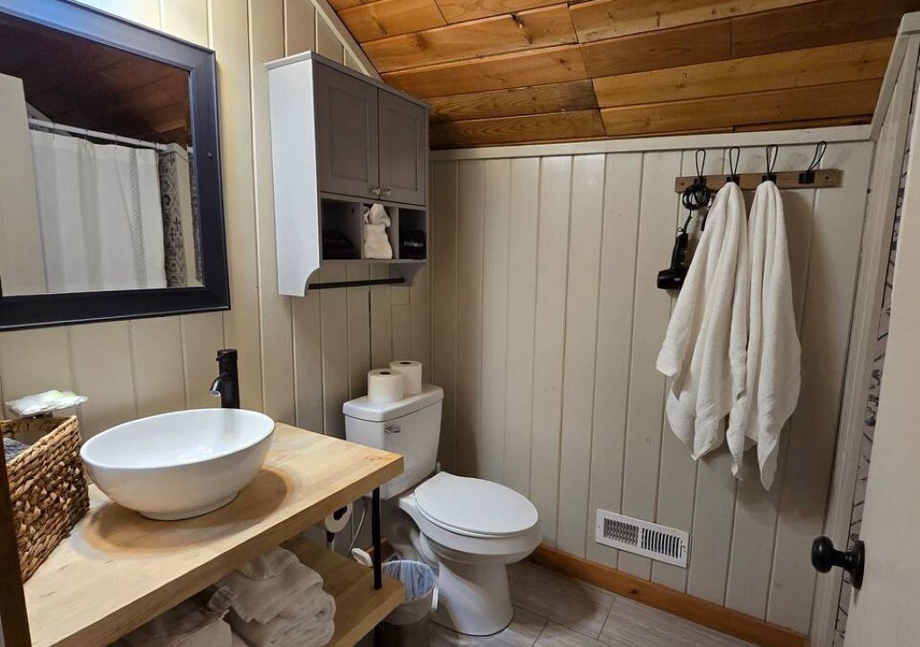 Photo of Bathroom in Seymour