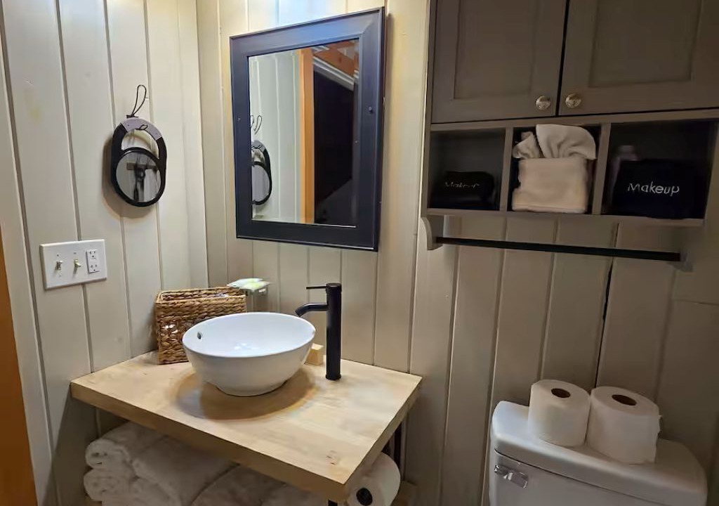 Photo of Bathroom in Seymour