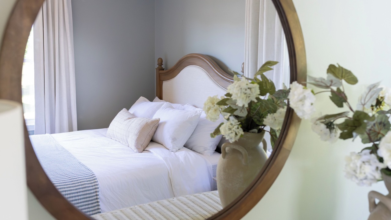 Photo of Bedroom in College Grove