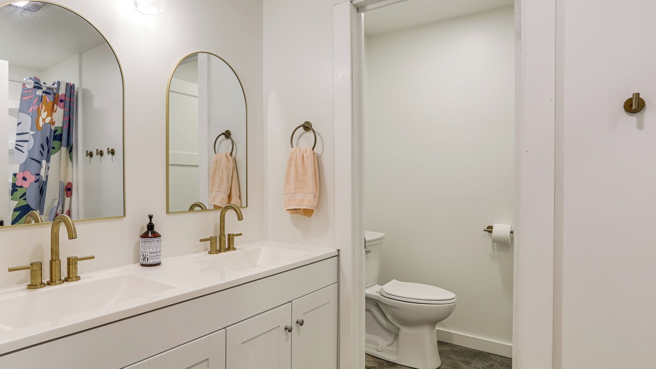 Photo of Bathroom in Vulcan