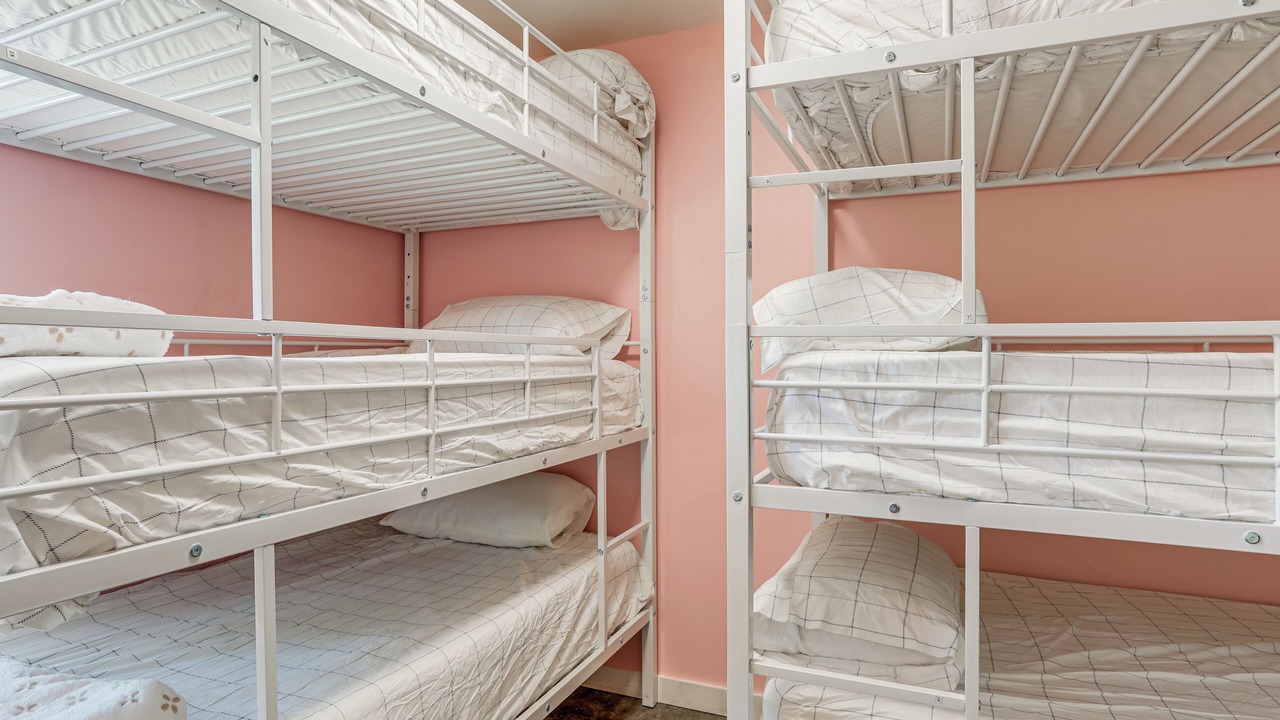 Photo of Bedroom in Vulcan