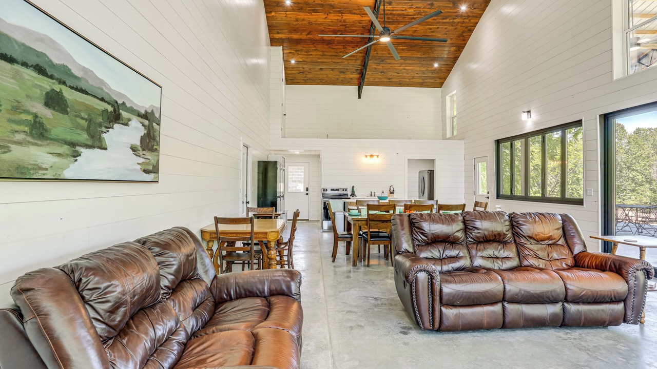 Photo of Livingroom in Vulcan