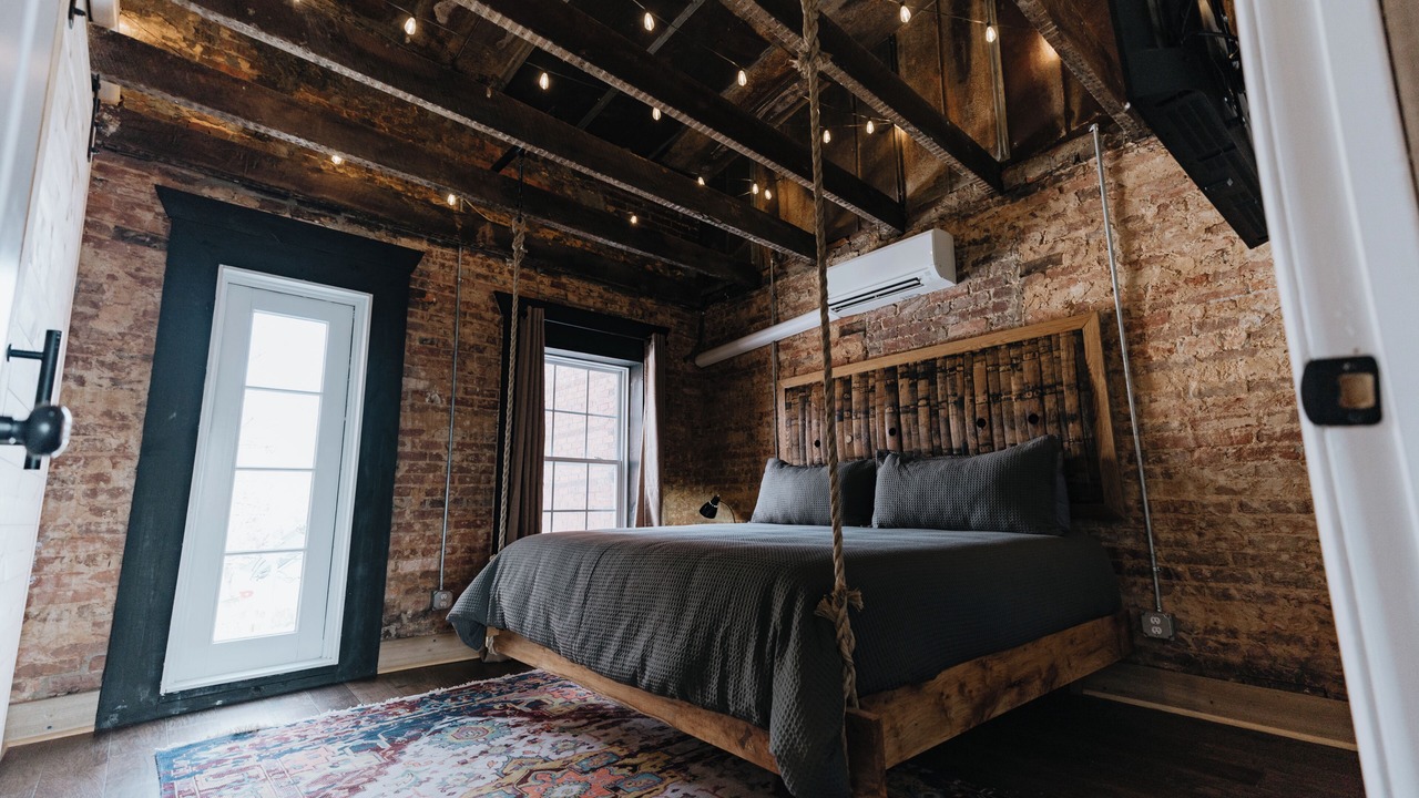Photo of Bedroom in Cave City