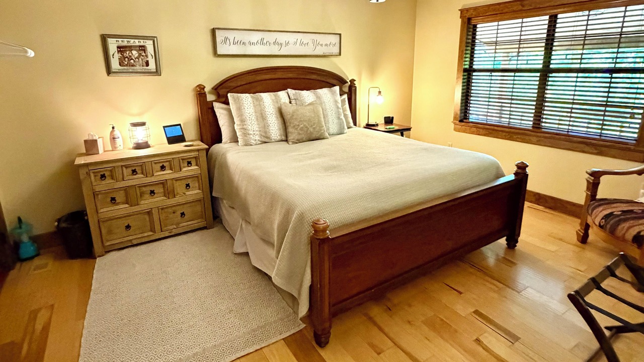 Photo of Bedroom in Caryville