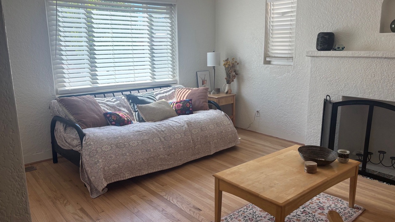 Photo of Livingroom in Nob Hill
