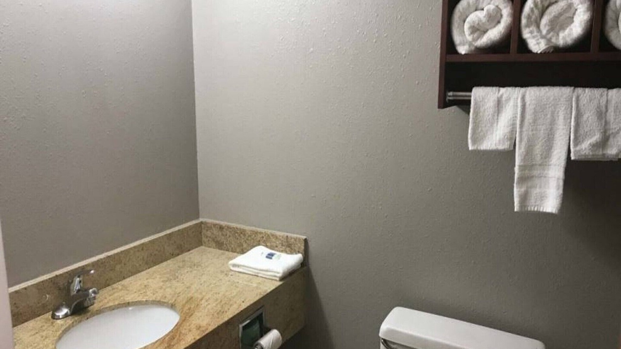 Photo of Bathroom in Tupelo