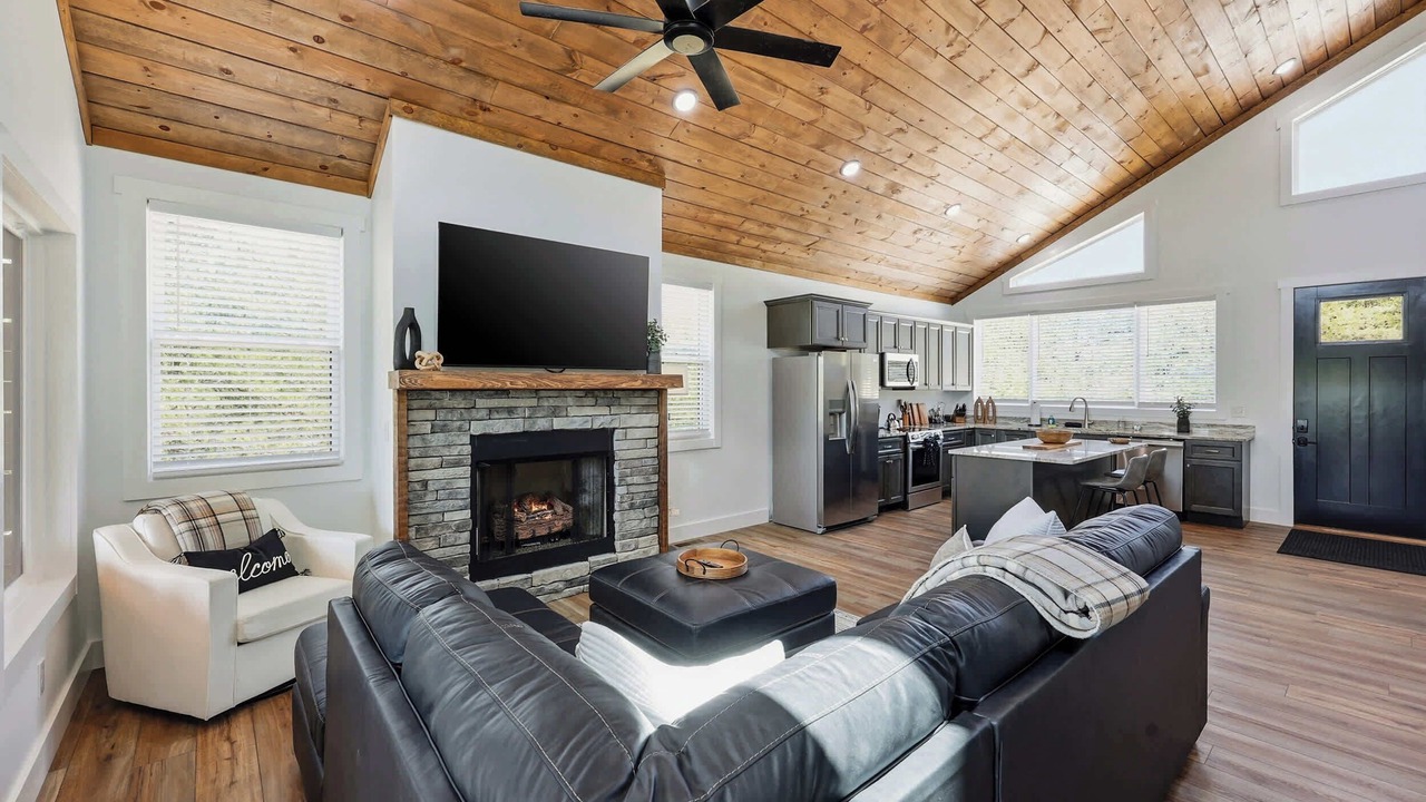 Photo of Livingroom in Rogers