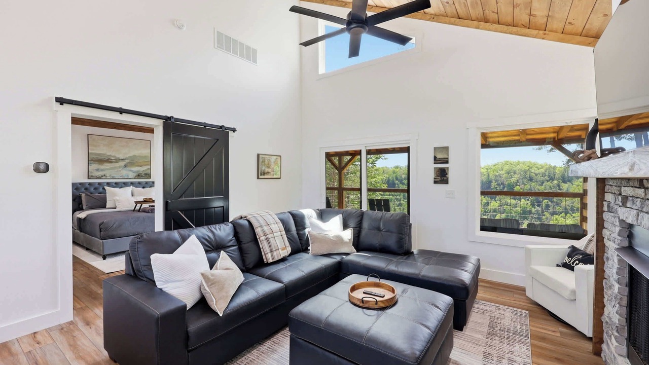 Photo of Livingroom in Rogers
