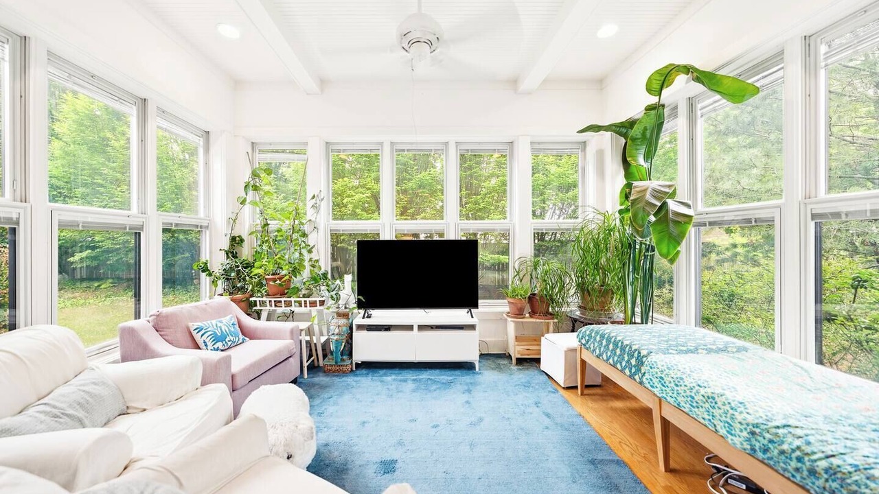 Photo of Livingroom in Westside North