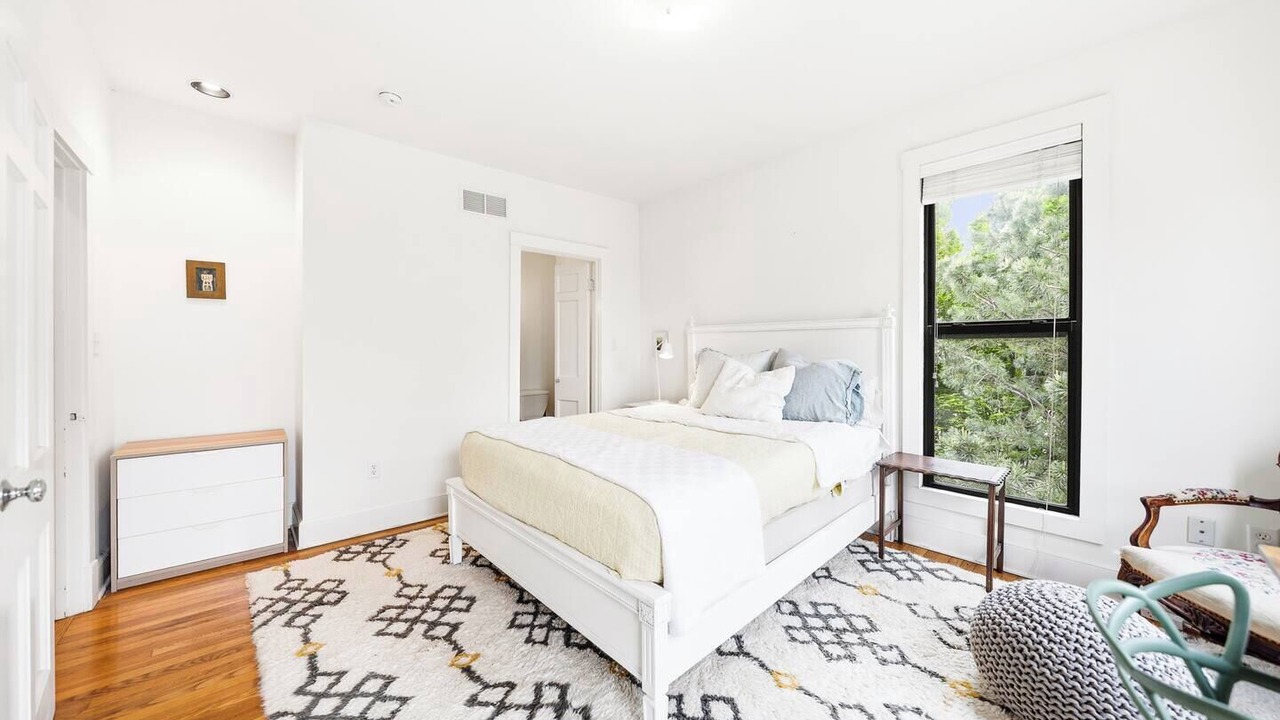 Photo of Bedroom in Westside North