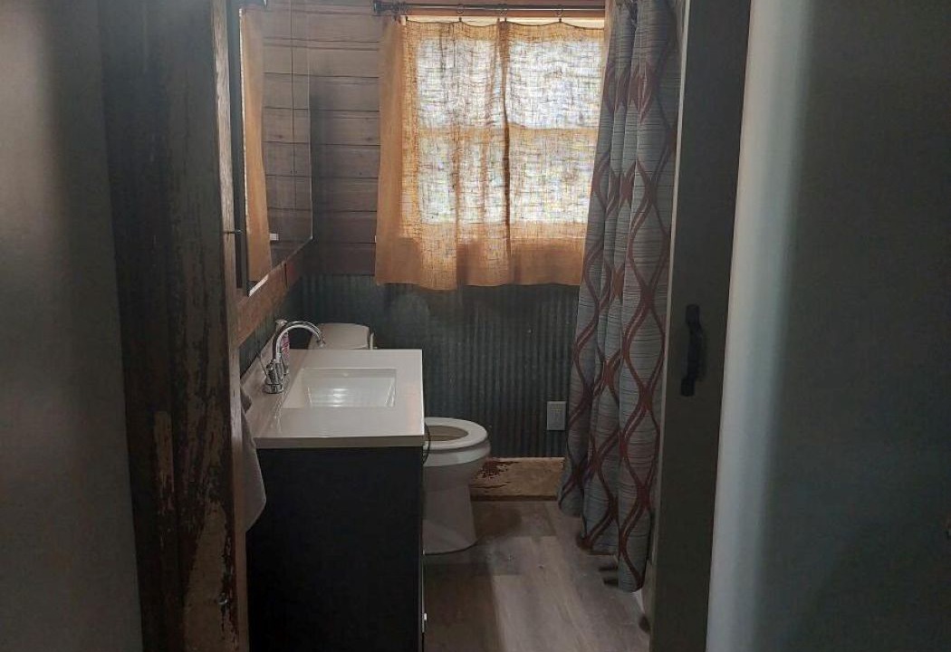 Photo of Bathroom in Ellis